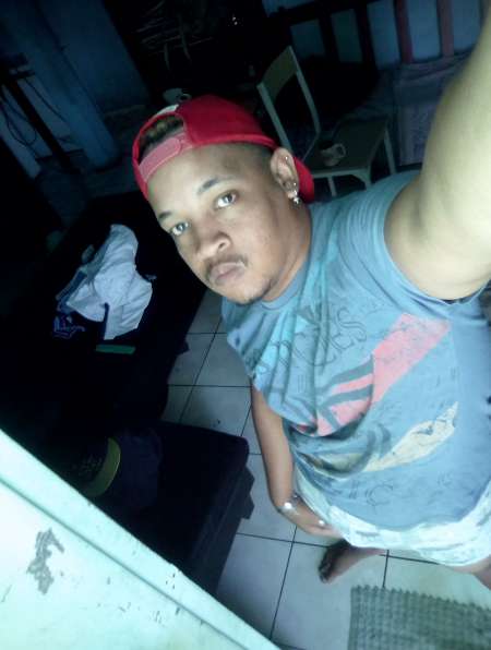 Cherche un mec a adopter