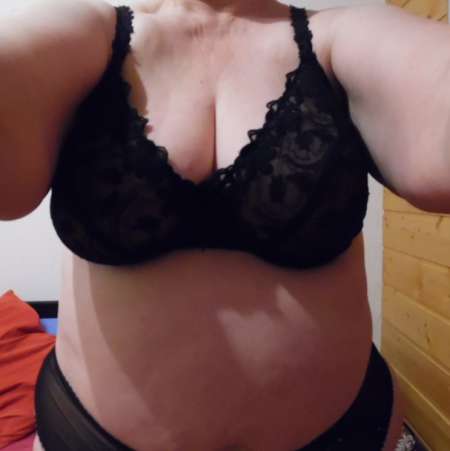 Dâge moyen femme seule cherche homme plus jeune à 50 pour relation à carcassonne Hôtel de sexe sexe femme fontaine